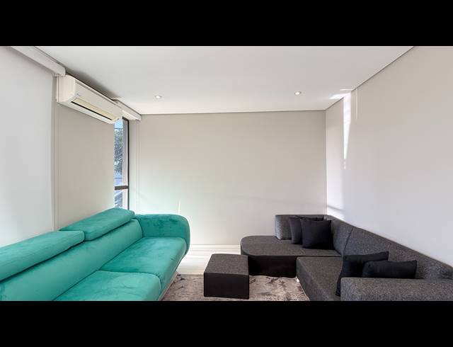 6 BEDROOM HOUSE FOR SALE IN IZINGA ESTATE